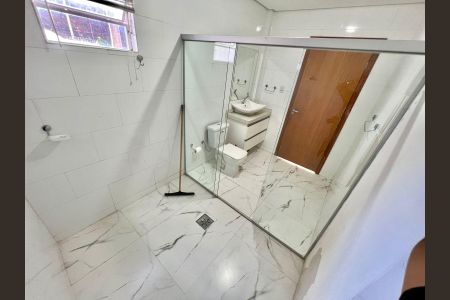 Casa à venda com 144m², 3 quartos e 10 vagas Casa à venda com 144m², 3 quartos e 10 vagasBanheiro Social