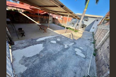 Casa à venda com 144m², 3 quartos e 10 vagas Casa à venda com 144m², 3 quartos e 10 vagasÁrea Externa