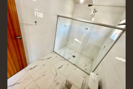 Casa à venda com 144m², 3 quartos e 10 vagas Casa à venda com 144m², 3 quartos e 10 vagasBanheiro da Suíte