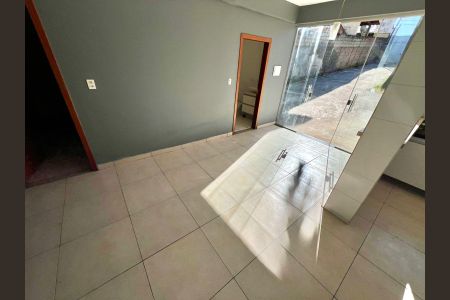 Casa à venda com 144m², 3 quartos e 10 vagas Casa à venda com 144m², 3 quartos e 10 vagasSala