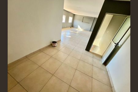 Casa à venda com 144m², 3 quartos e 10 vagas Casa à venda com 144m², 3 quartos e 10 vagasSuíte