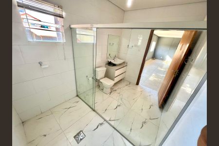 Casa à venda com 144m², 3 quartos e 10 vagas Casa à venda com 144m², 3 quartos e 10 vagasBanheiro da Suíte