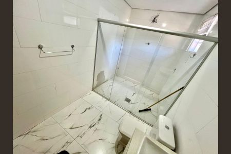 Casa à venda com 144m², 3 quartos e 10 vagas Casa à venda com 144m², 3 quartos e 10 vagasBanheiro Social