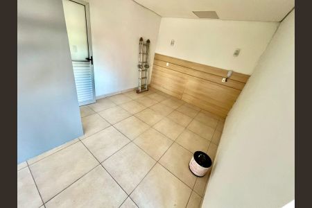 Casa à venda com 144m², 3 quartos e 10 vagas Casa à venda com 144m², 3 quartos e 10 vagasSuíte