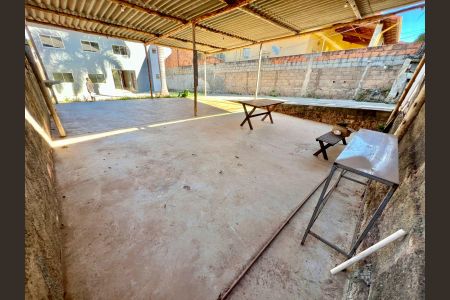 Casa à venda com 144m², 3 quartos e 10 vagas Casa à venda com 144m², 3 quartos e 10 vagasÁrea Externa