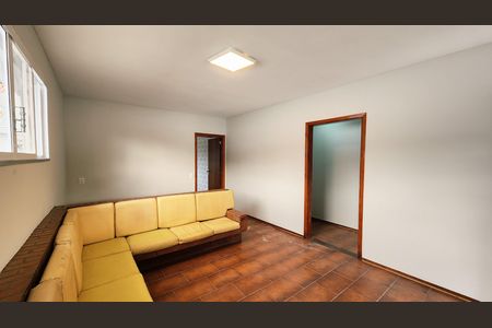 Casa para alugar com 208m², 3 quartos e 2 vagas Casa para alugar com 208m², 3 quartos e 2 vagasSala