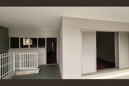 Casa para alugar com 208m², 3 quartos e 2 vagas Casa para alugar com 208m², 3 quartos e 2 vagasÁrea comum