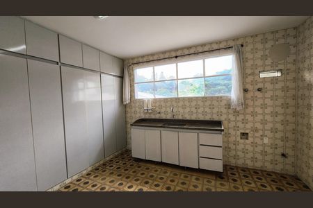 Casa para alugar com 208m², 3 quartos e 2 vagas Casa para alugar com 208m², 3 quartos e 2 vagasCozinha