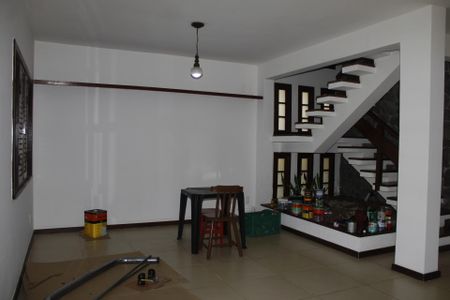 Casa de condomínio para alugar com 390m², 4 quartos e 4 vagasSala