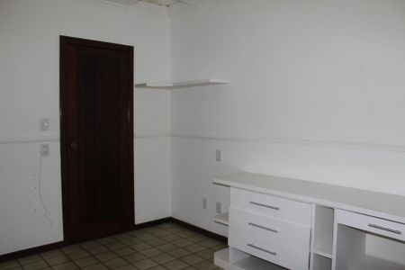 Casa de condomínio para alugar com 390m², 4 quartos e 4 vagasQuarto 3