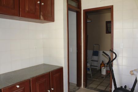 Casa de condomínio para alugar com 390m², 4 quartos e 4 vagasÁrea de Serviço