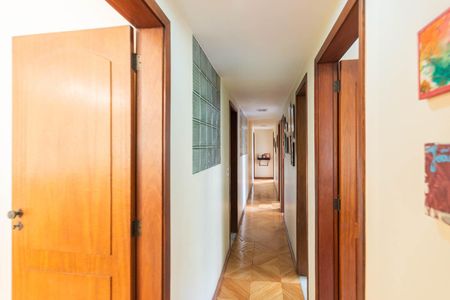 Apartamento à venda com 120m², 4 quartos e 1 vagaCorredor