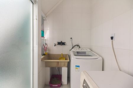 Casa à venda com 240m², 3 quartos e 1 vagaÁrea de Serviço 