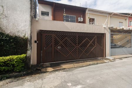 Casa à venda com 240m², 3 quartos e 1 vagaFachada 