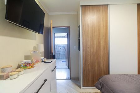 Casa à venda com 240m², 3 quartos e 1 vagaSuíte 