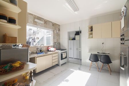 Casa à venda com 240m², 3 quartos e 1 vagaCozinha 