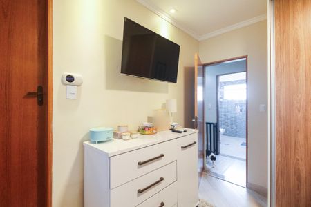 Casa à venda com 240m², 3 quartos e 1 vagaSuíte 