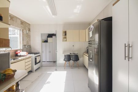 Casa à venda com 240m², 3 quartos e 1 vagaCozinha 