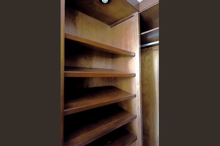 Apartamento à venda com 338m², 4 quartos e 3 vagasCloset da Suíte 2