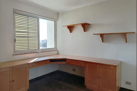 Apartamento à venda com 338m², 4 quartos e 3 vagasQuarto 2