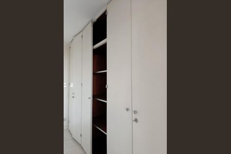 Apartamento à venda com 338m², 4 quartos e 3 vagasDespensa