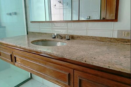 Apartamento à venda com 338m², 4 quartos e 3 vagasBanheiro