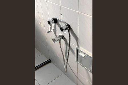 Apartamento à venda com 338m², 4 quartos e 3 vagasBanheiro da Suíte 2