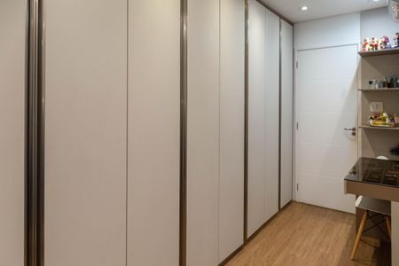 Apartamento à venda com 72m², 2 quartos e 2 vagasSuíte 2