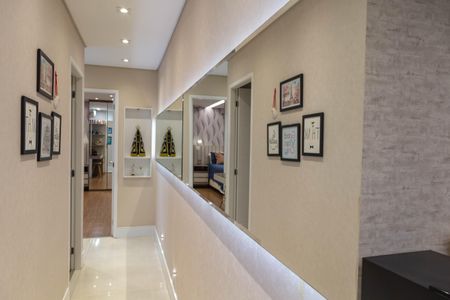 Apartamento à venda com 72m², 2 quartos e 2 vagasCorredor 