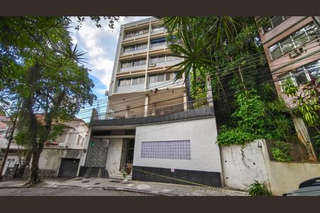 Apartamento à venda com 150m², 3 quartos e 1 vaga Apartamento à venda com 150m², 3 quartos e 1 vagaFachada e portaria