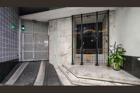 Apartamento à venda com 150m², 3 quartos e 1 vaga Apartamento à venda com 150m², 3 quartos e 1 vagaFachada e portaria