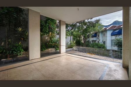 Apartamento à venda com 150m², 3 quartos e 1 vaga Apartamento à venda com 150m², 3 quartos e 1 vagaÁrea comum - Playground