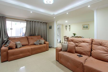 Casa de condomínio à venda com 300m², 4 quartos e 4 vagas Casa de condomínio à venda com 300m², 4 quartos e 4 vagasSala