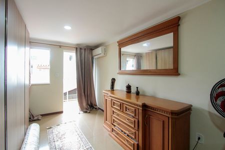 Casa de condomínio à venda com 300m², 4 quartos e 4 vagas Casa de condomínio à venda com 300m², 4 quartos e 4 vagasQuarto suíte 1