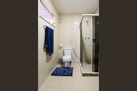 Casa de condomínio à venda com 300m², 4 quartos e 4 vagas Casa de condomínio à venda com 300m², 4 quartos e 4 vagasBanheiro Quarto suíte 3