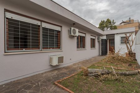 Casa à venda com 194m², 3 quartos e 2 vagas Casa à venda com 194m², 3 quartos e 2 vagasQuintal