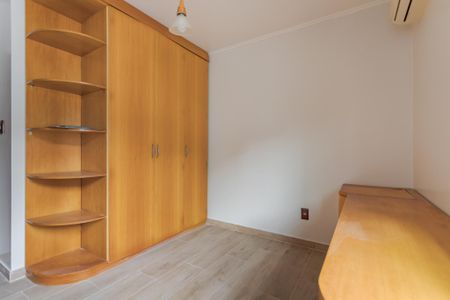 Casa à venda com 194m², 3 quartos e 2 vagas Casa à venda com 194m², 3 quartos e 2 vagasQuarto 2