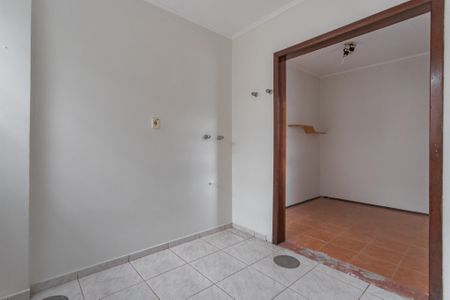 Casa à venda com 194m², 3 quartos e 2 vagas Casa à venda com 194m², 3 quartos e 2 vagasÁrea de Serviço