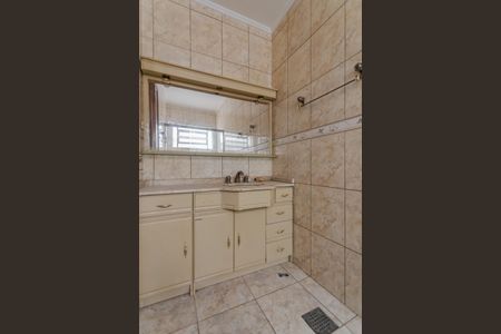 Casa à venda com 194m², 3 quartos e 2 vagas Casa à venda com 194m², 3 quartos e 2 vagasBanheiro da Suíte