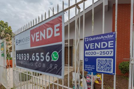 Casa à venda com 194m², 3 quartos e 2 vagas Casa à venda com 194m², 3 quartos e 2 vagasPlaca