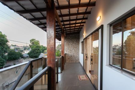 Casa à venda com 360m², 4 quartos e 3 vagas Casa à venda com 360m², 4 quartos e 3 vagasVaranda da Sala