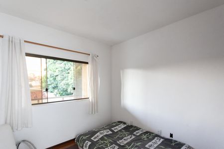 Casa à venda com 360m², 4 quartos e 3 vagas Casa à venda com 360m², 4 quartos e 3 vagasQuarto 2