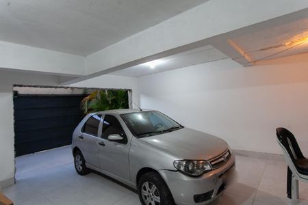 Casa à venda com 360m², 4 quartos e 3 vagas Casa à venda com 360m², 4 quartos e 3 vagasGaragem