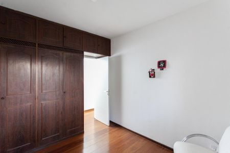 Casa à venda com 360m², 4 quartos e 3 vagas Casa à venda com 360m², 4 quartos e 3 vagasQuarto 2