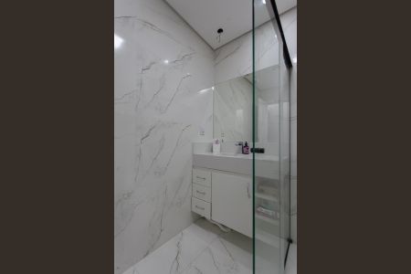 Casa à venda com 360m², 4 quartos e 3 vagas Casa à venda com 360m², 4 quartos e 3 vagasBanheiro da Suíte 1