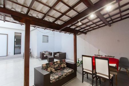 Casa à venda com 360m², 4 quartos e 3 vagas Casa à venda com 360m², 4 quartos e 3 vagasÁrea privativa