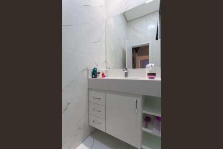 Casa à venda com 360m², 4 quartos e 3 vagas Casa à venda com 360m², 4 quartos e 3 vagasBanheiro da Suíte 2