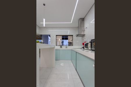 Casa à venda com 360m², 4 quartos e 3 vagas Casa à venda com 360m², 4 quartos e 3 vagasCozinha e Sala de Jantar