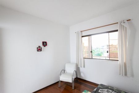 Casa à venda com 360m², 4 quartos e 3 vagas Casa à venda com 360m², 4 quartos e 3 vagasQuarto 2