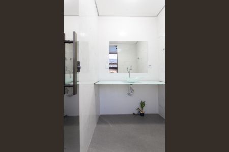 Casa à venda com 360m², 4 quartos e 3 vagas Casa à venda com 360m², 4 quartos e 3 vagasLavabo